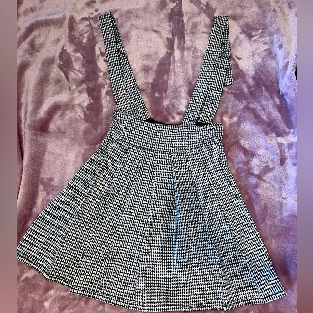 Houndstooth pinafore dress,Brand Forever 21 ,size S